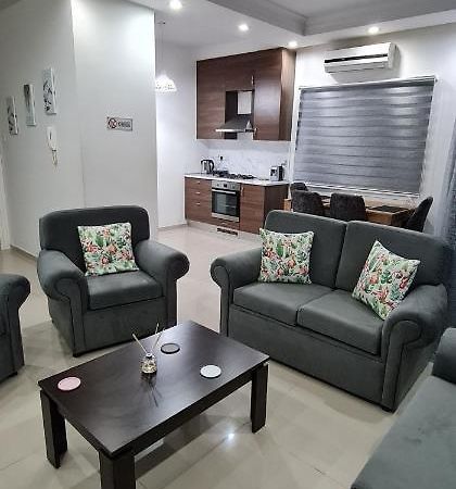 Oytam Apt Nicosia Exteriör bild