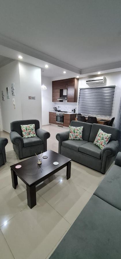 Oytam Apt Nicosia Exteriör bild